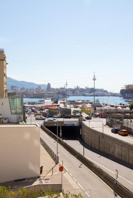 Apartmán Grande Monolocale Con Parcheggio Interrato Incluso Janov Exteriér fotografie