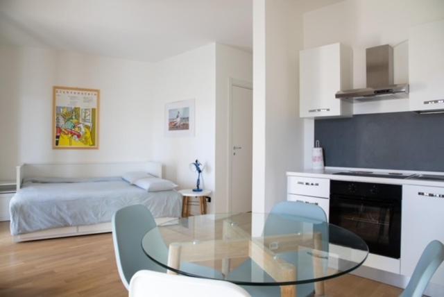 Apartmán Grande Monolocale Con Parcheggio Interrato Incluso Janov Exteriér fotografie